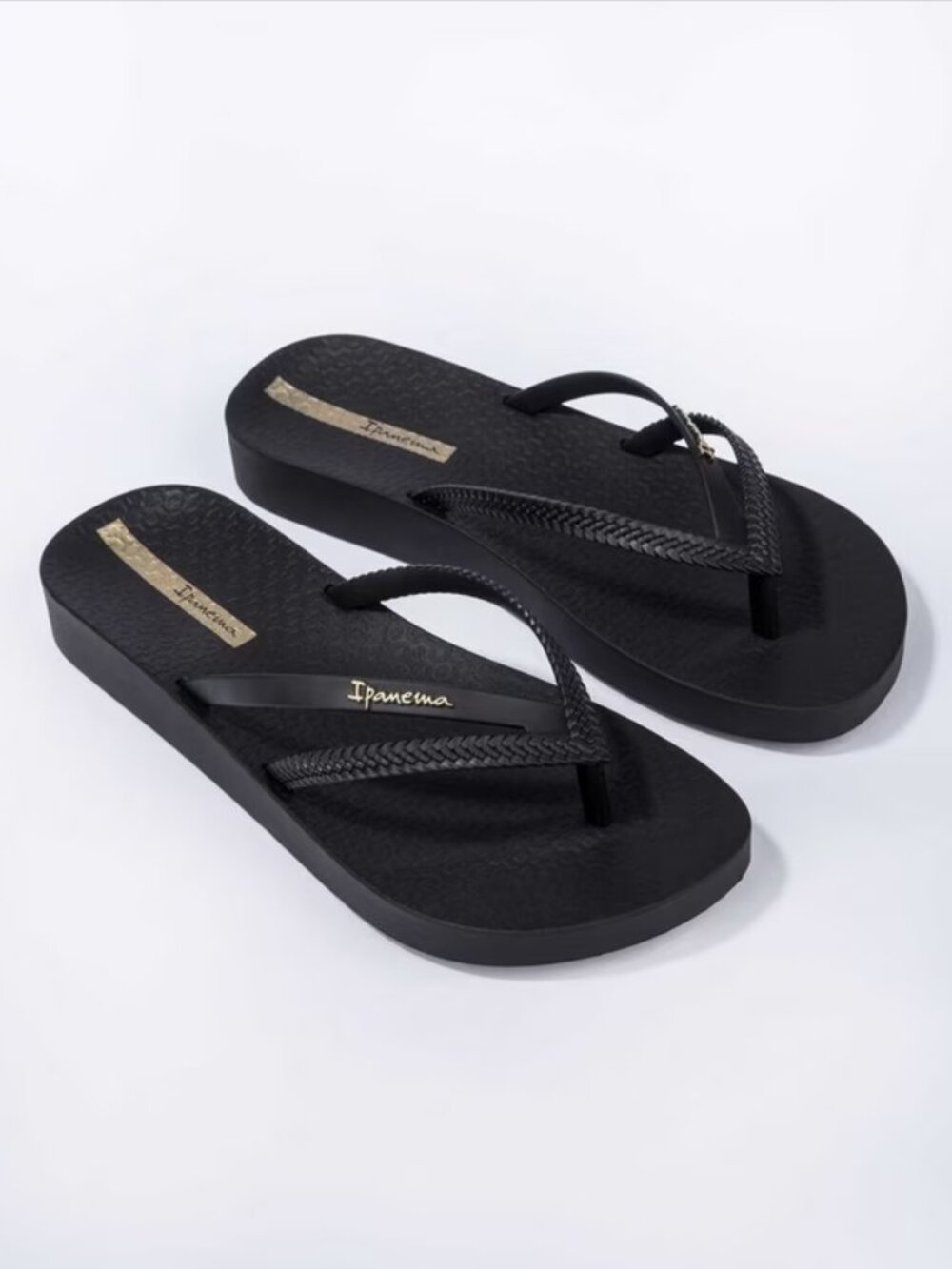 Ipanema Black Bossa Soft V Thong Flip Flops - 10, BNWTs! 🇧🇷